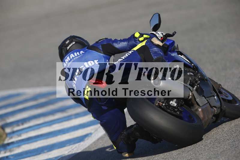 /Archiv-2024/02 29.01.-02.02.2024 Moto Center Thun Jerez/Gruppe gruen-green/backside